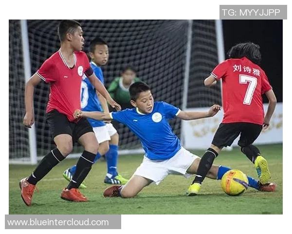 劳顿联与坦帕湾暴徒激战正酣谁能在这场对决中笑到最后