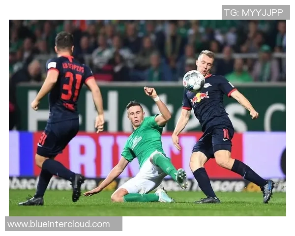 沙尔克与红牛激战正酣谁能在德甲赛场上笑到最后