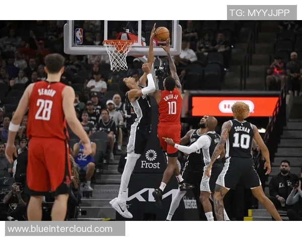 火箭队与马刺队激战35秒精彩瞬间全场回顾